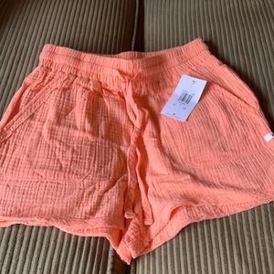 Hurley Shorts, Coral pink size small NWT
